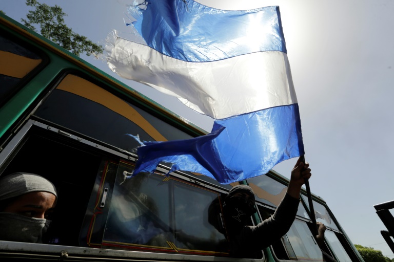 Fuerzas del gobierno lanzan intensos ataques en poblados del sur de Nicaragua