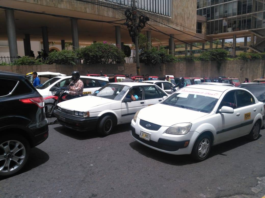 “En las ciudadades más violentas matan por extorsión a conductores, debieron aprobar un seguro de vida” : Ataxis