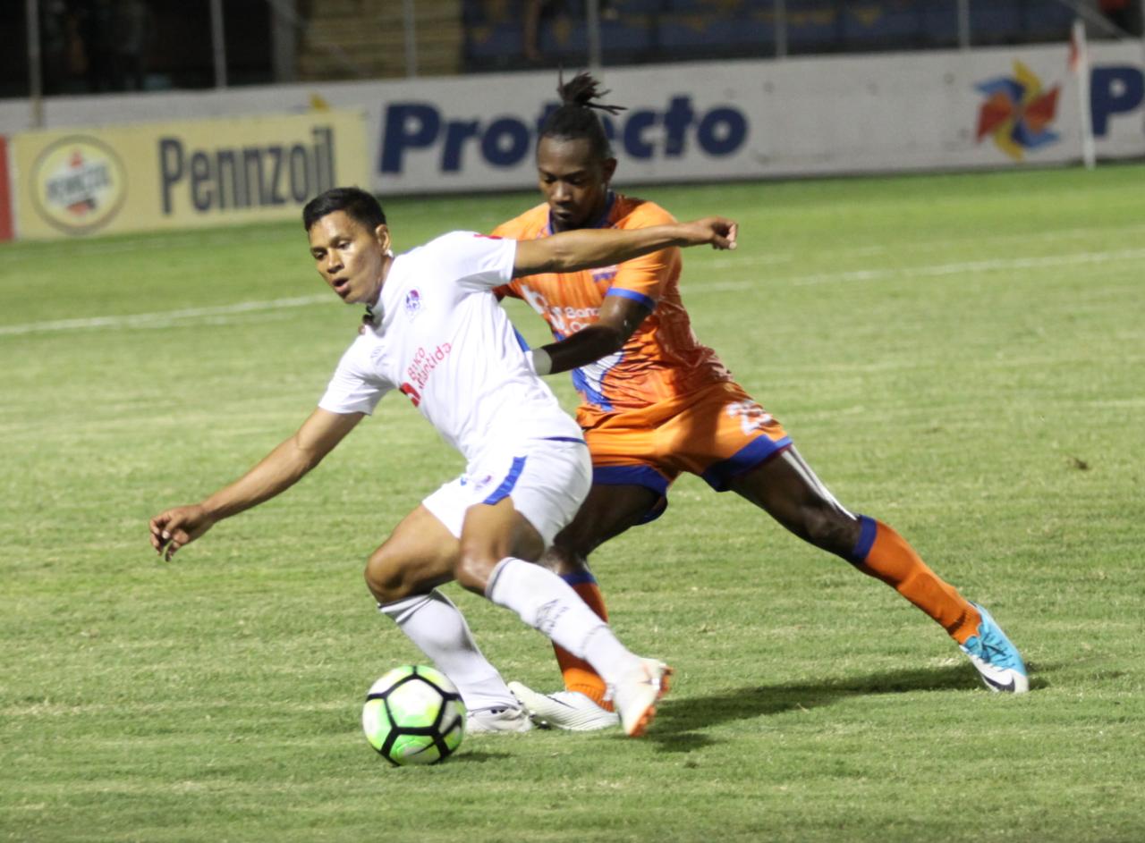OLIMPIA ES LÍDER EN HONDURAS