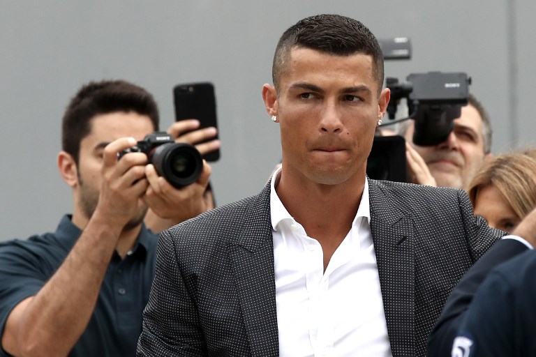 Ronaldo debuta con la Juventus en familia y ante 5.000 espectadores