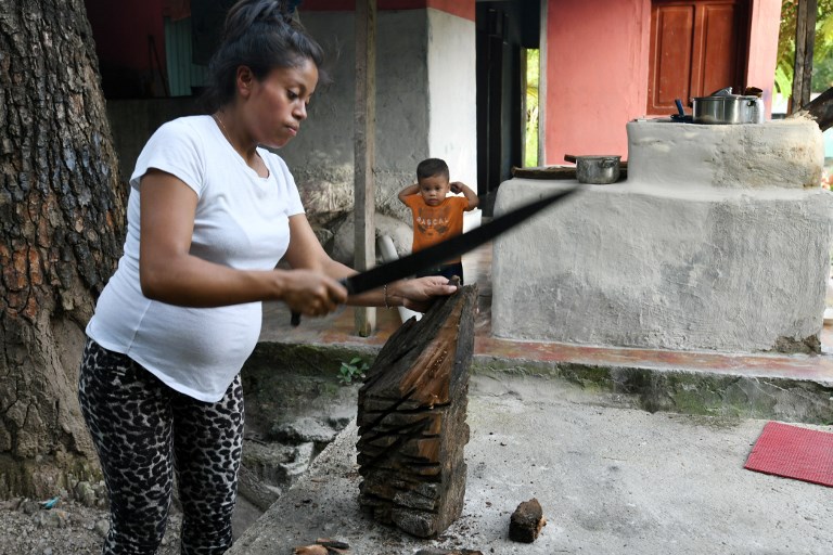 Familias hondureñas separadas por "tolerancia cero" temen secuelas de por vida