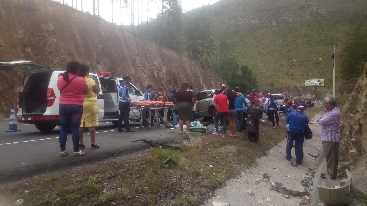 Varias personas heridas deja accidente vehicular en carretera al norte de Honduras