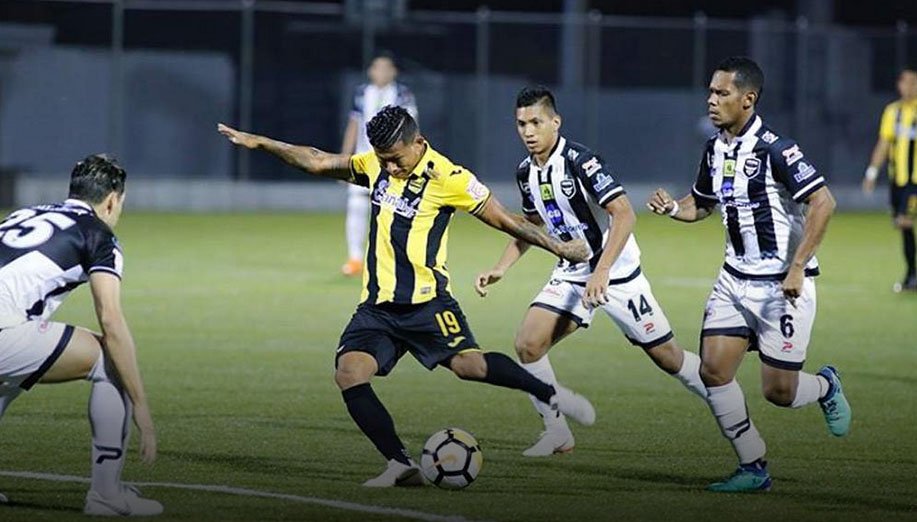 Descarrilada la máquina Real España al perder 1-0 ante Tauro de Panamá