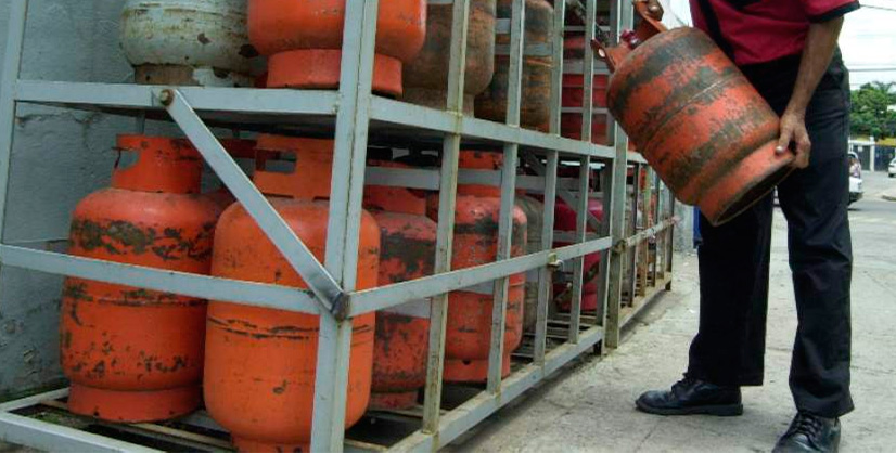 Solo 160 mil cilindros de gas reúnen requisitos de seguridad, denuncia Edgardo Menéndez