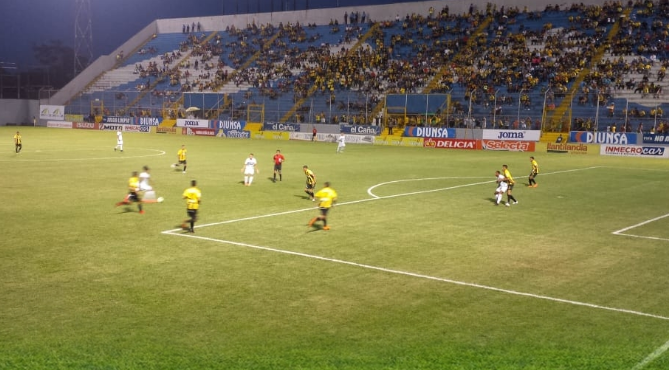Real España gana 2-1 al Juticalpa y asume el subliderato del Apertura