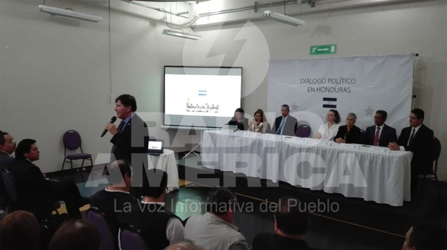 Se instalan las mesas de trabajo del diálogo político en Honduras