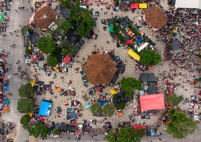 la Caravana de migrantes hondureños se reagrupa en sur de México