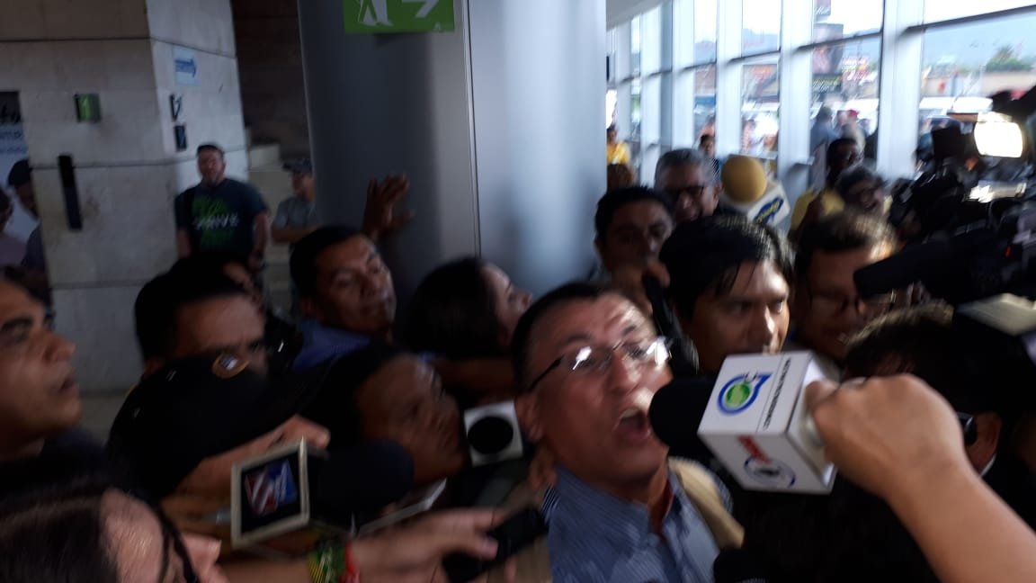 Bartolo Fuentes desmiente cobro a migrantes y anuncia procederá contra quienes le hacen ese señalamiento