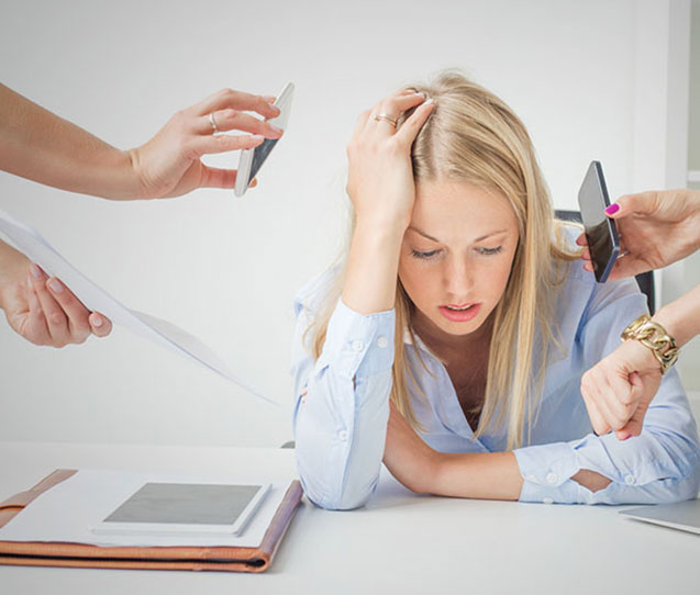 La depresión y ansiedad son algunos de los problemas de salud mental más comunes de los jóvenes debido a la adicción a internet y al ciberbullying
