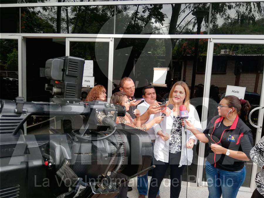 Julissa Villanueva niega despido como directora de Medicina Forense