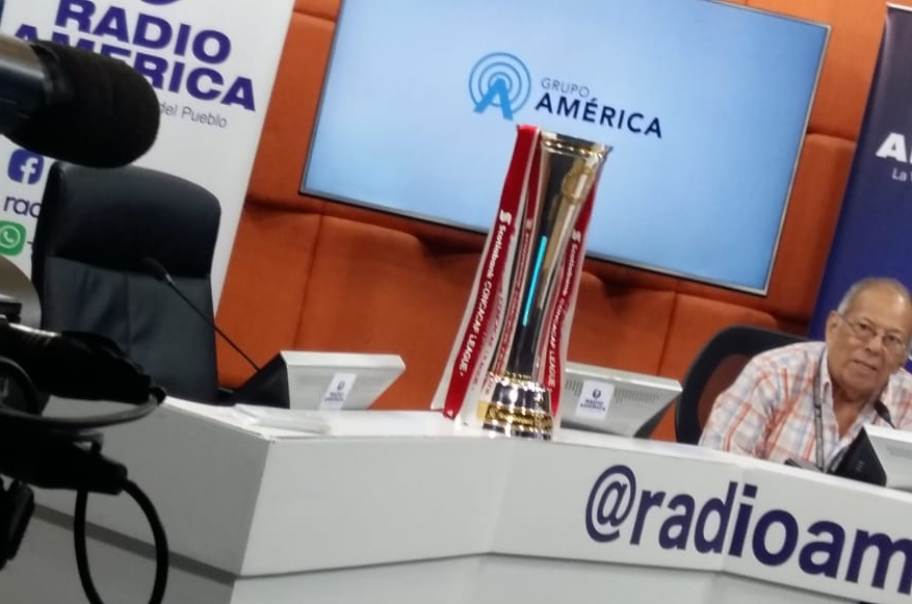 ESTE TROFEO SE LLEVARÁ EL GANADOR DE LA LIGA CONCACAF