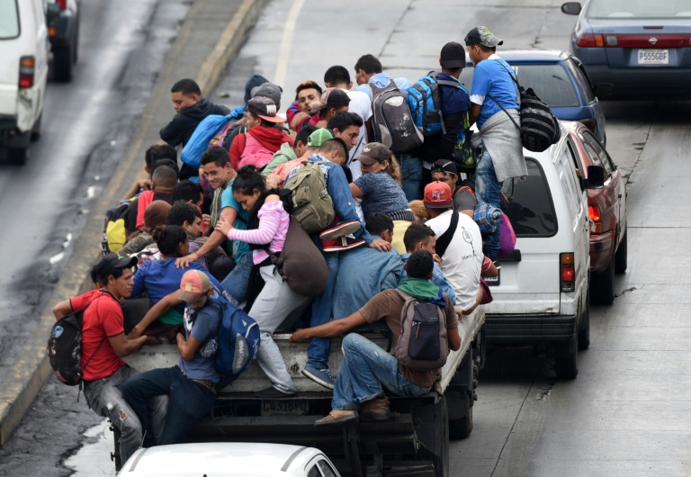 Donald Trump amenaza con cerrar la frontera con México ante avance de caravana migrante