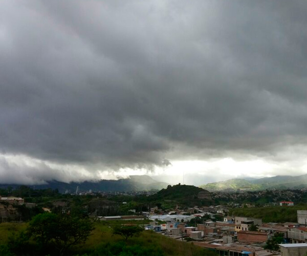 Cenaos anuncia temperaturas bajas con lluvias para las próximas 72 horas en el país