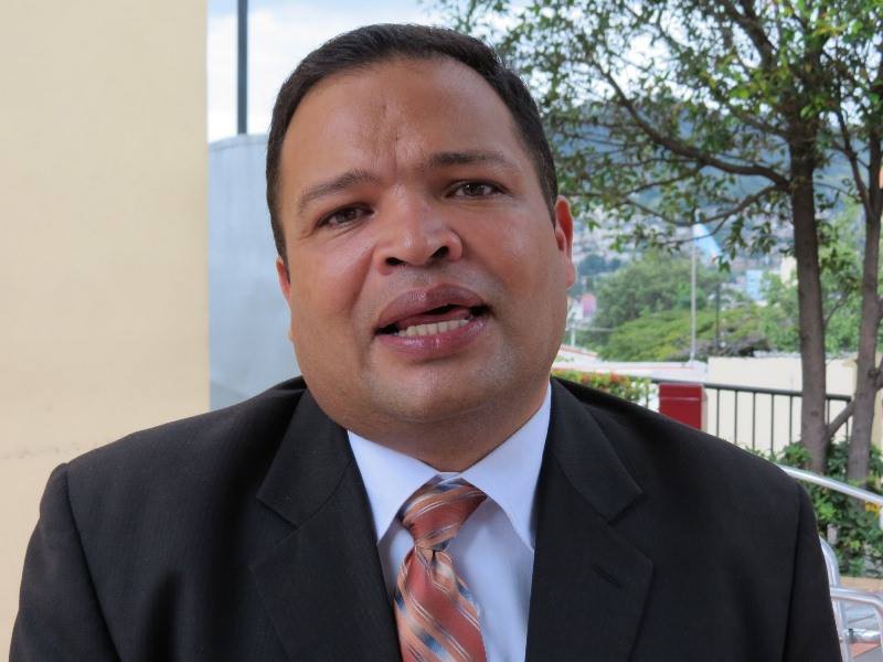 Diputado Dixon califica de "jugarreta" las estrategias del Partido Nacional para nombrar magistrados electorales
