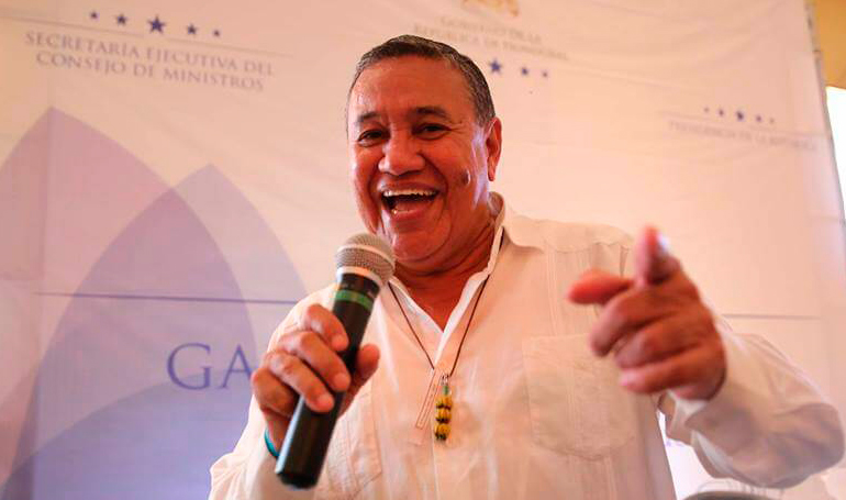 PiloTejeda implora ayuda para enfermos renales y arremete contra presentación de proyectos "absurdos" en el Congreso