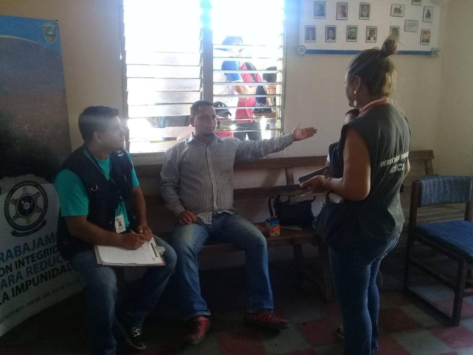 Policía captura a un periodista en la zona sur de Honduras, por daños a EEH