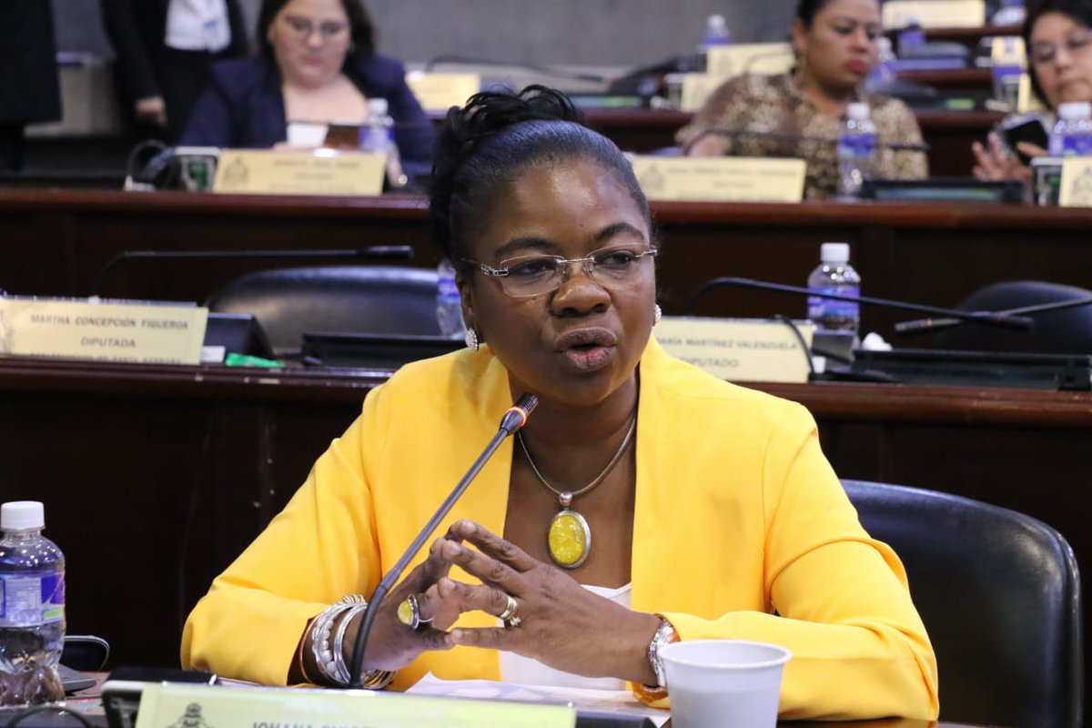 Diputada solicita partida presupuestaria para pensión vitalicia a exmundialistas de Honduras en España 82