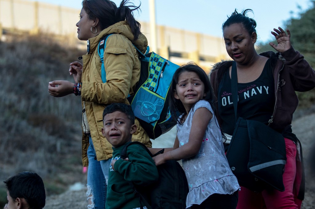 Más de medio millón de menores de edad han abandonado sus estudios por migrar a EEUU, según sociólogo