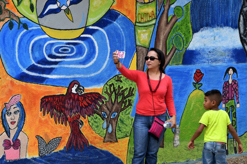 Pinturas y esculturas para fomentar la paz en una violenta Honduras