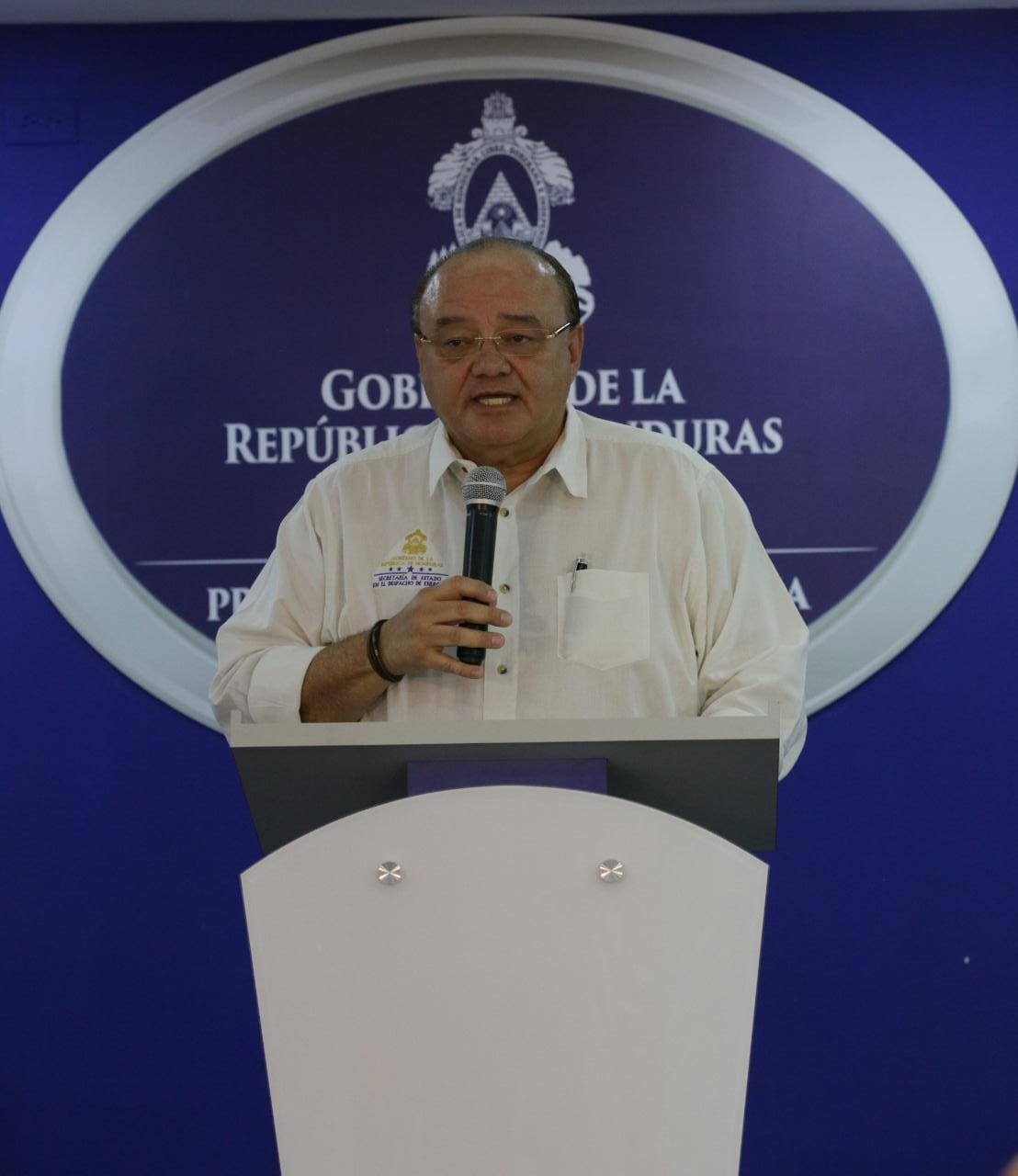 Ministro de Energía no descarta rescisión de contrato con Empresa Energía Honduras