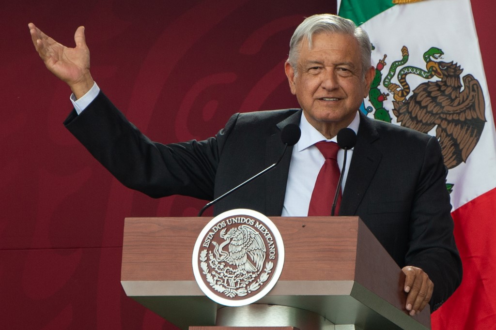 Presidente de México elimina condonaciones fiscales a grandes contribuyentes