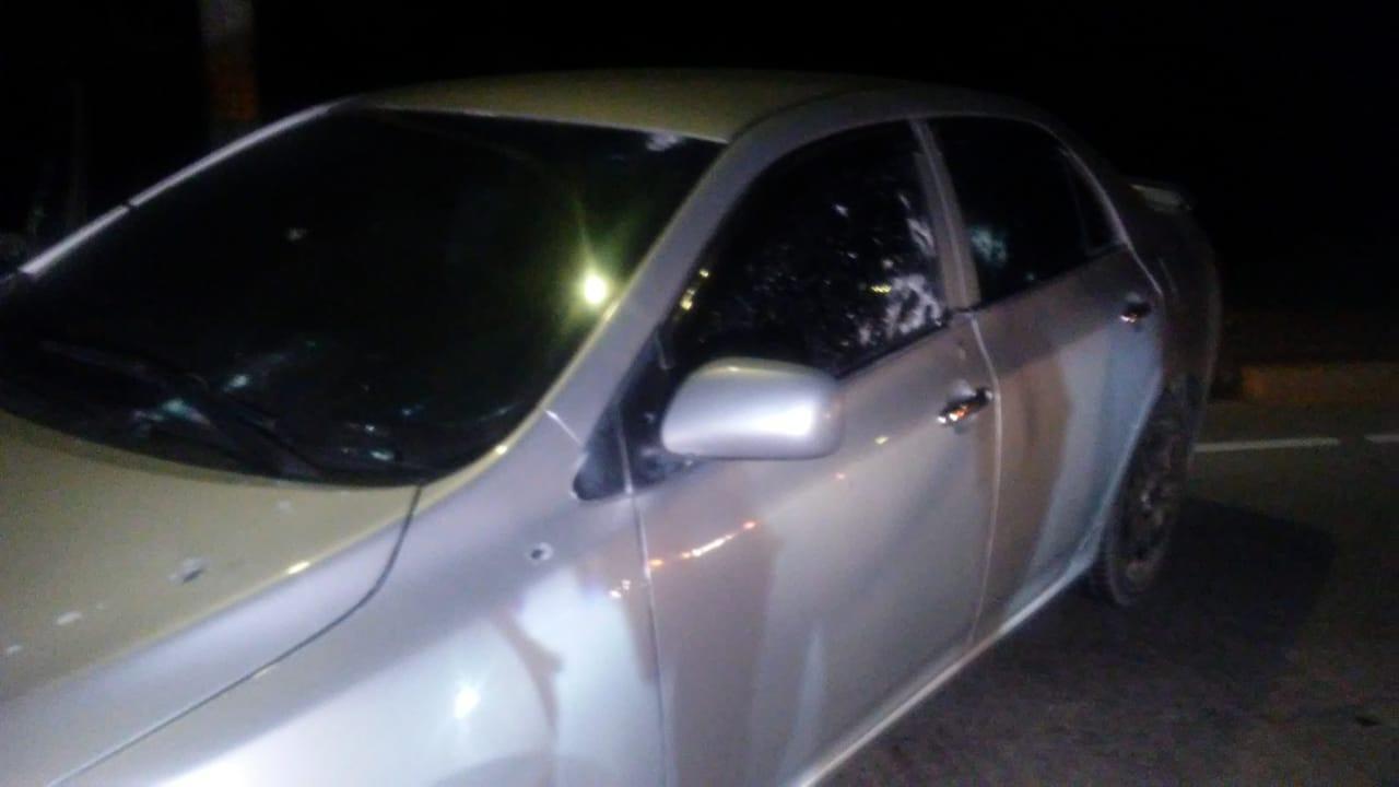 Sujetos dentro de un vehículo acribillan a dos personas en San Pedro Sula