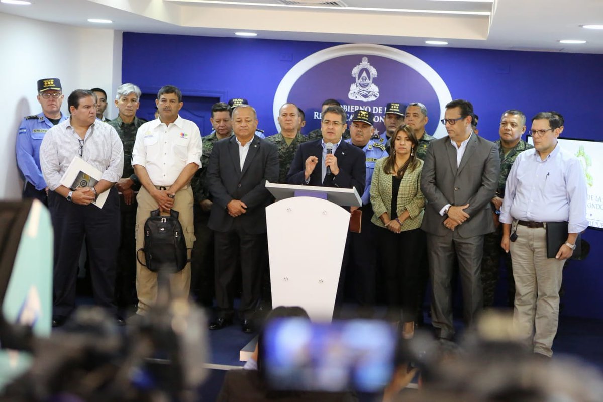 Presidente JOH a médicos: "Estamos listos para conversar, cuando lo consideren"