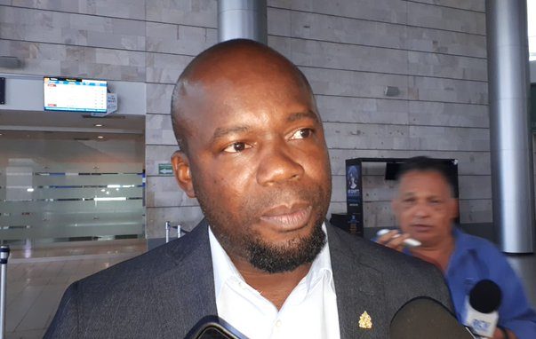 Diputado Osman Chávez cuestiona los abusos en promediación eléctrica y considera oportuno cancelar contrato con EEH