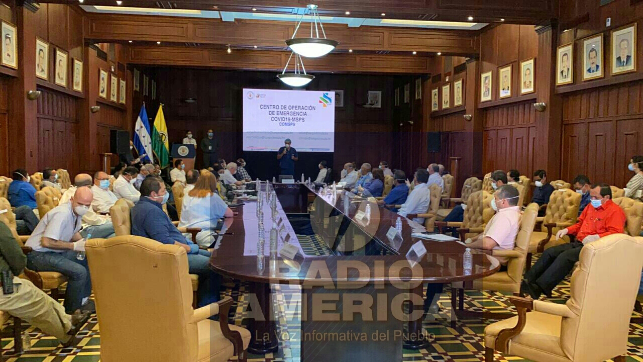 Médico Umaña dice "la población no está poniendo de su parte" para detener el Coronavirus