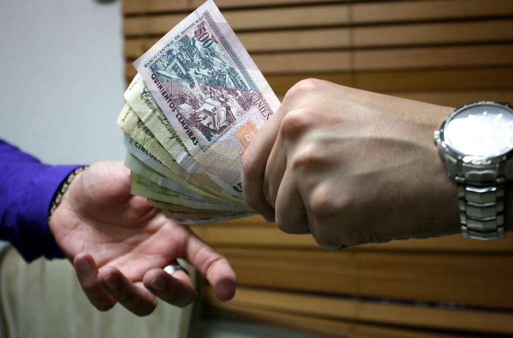 Abogado lamenta que a ningún funcionario se procesará y condenará en corrupción en compras por emergencia nacional