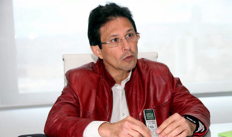 Enrique Ortez: Lo del libro "El Traidor", es un "retrato cantado" sobre el narcotráfico y los vínculos políticos en Honduras