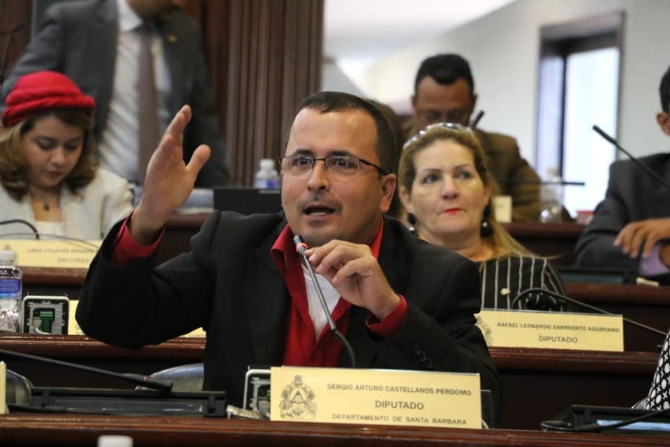Diputado Sergio Castellanos a Ministra de Finanzas: “No más endeudamiento y Dónde está el dinero"