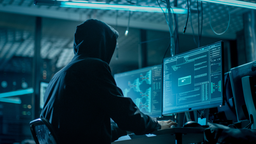 EE.UU. acusa a dos hackers chinos de robar datos de la vacuna de de COVID-19