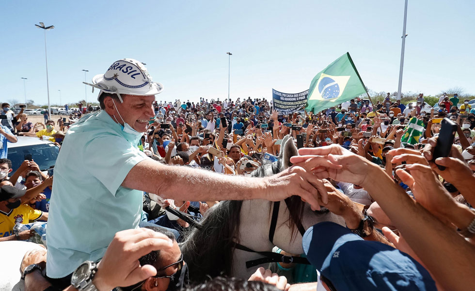 Presidente Bolsonaro de Brasil, vuelve a desafiar la pandemia del Covid-19, y alienta a sus seguidores a "enfrentar" el virus