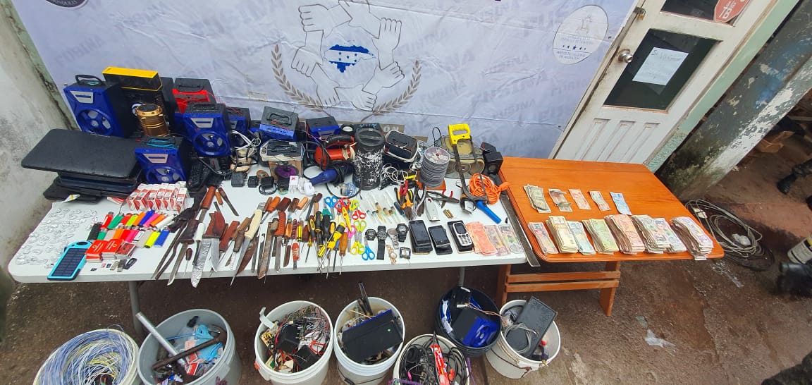 Dólares, Quetzales, tenazas, taladros y seguetas entre decomiso en granja penal de El Porvenir