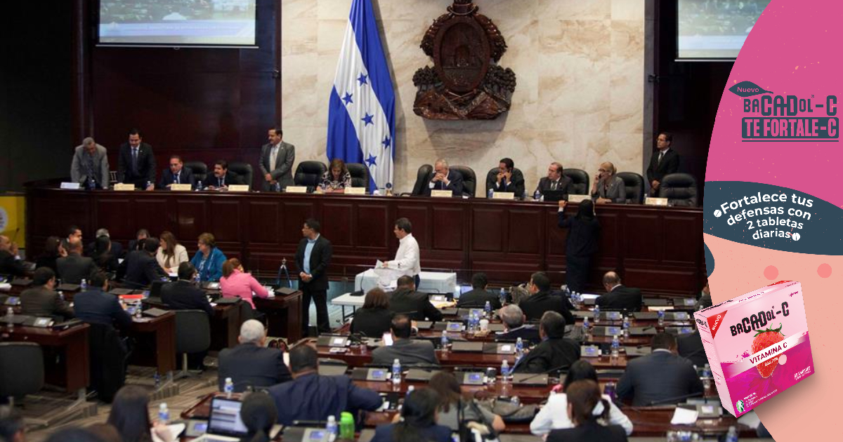 Jefes de bancadas y directiva del Congreso convocados para sesionar presencialmente el lunes