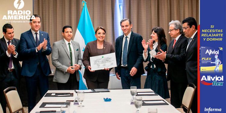 Xiomara Castro_radioamerica jpg