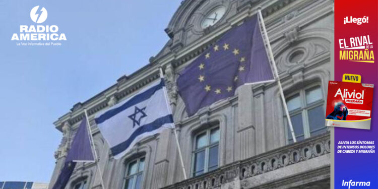 La bandera de Israel ondea en la sede del Parlamento Europeo y de la Comisión Europea