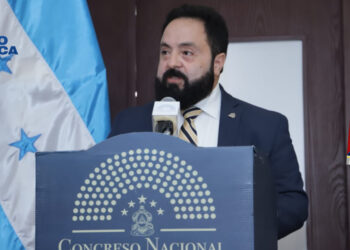 Redondo: Ley obliga al Congreso pagar sueldos a diputados que no sesionan