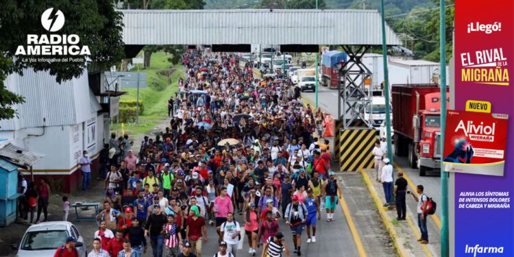 Otros 1.000 migrantes se unen a la caravana que avanza desde la frontera sur de México