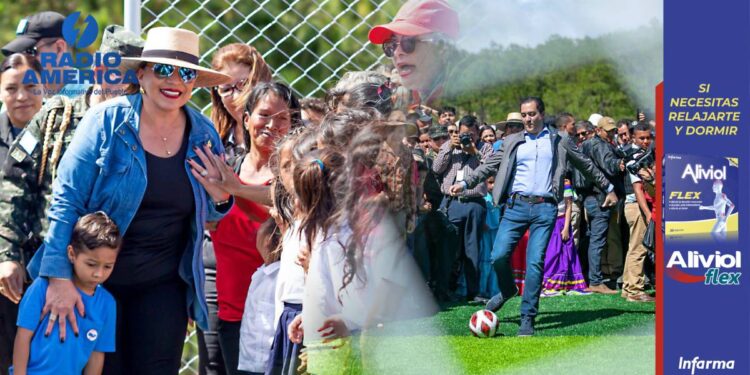 La presidenta Xiomara Castro inaugura nueva cancha número 41 a nivel nacional