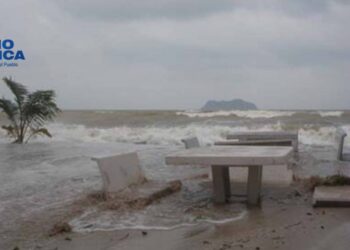 COPECO mantiene alerta verde en Islas de la Bahía y línea costera del Caribe por alto oleaje