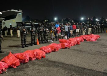 Dictan detención a 10 hondureños implicados en la incautación de 1.350 kilos de cocaína