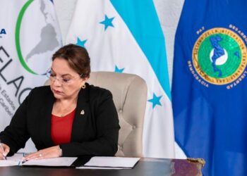 Honduras llama a su encargada de Negocios en Ecuador