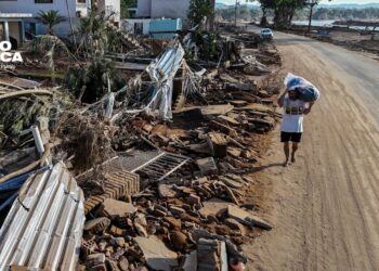 Un pueblo brasileño devastado por la inundación prepara su traslado lejos del río