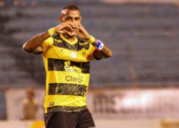 Carlos Small