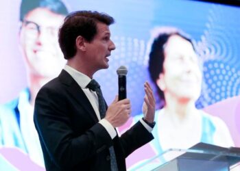RADIO AMÉRICA._ Centroamérica debe añadir valor agregado a sus productos para sacar el máximo provecho al Acuerdo de Asociación con la Unión Europea (UE) dijo este martes a EFE el director general adjunto para las Américas del Servicio Europeo de Acción Exterior, Pelayo Castro.