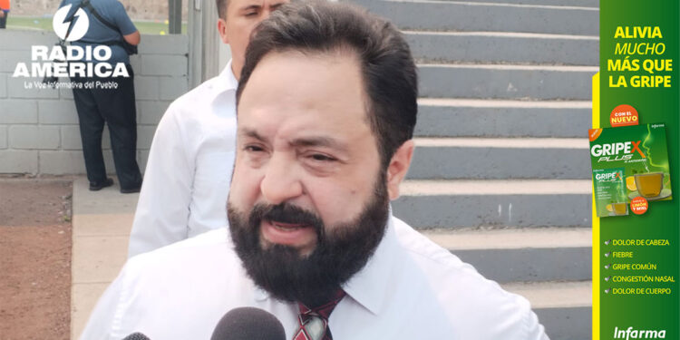 Luis Redondo defiende que L50,000 a diputados para Día de las Madres “no es bono” sino “subvención”