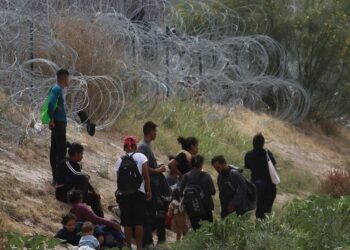 Migrantes abandonan puntos de cruce irregular en Juárez tras anuncio de medidas de Biden