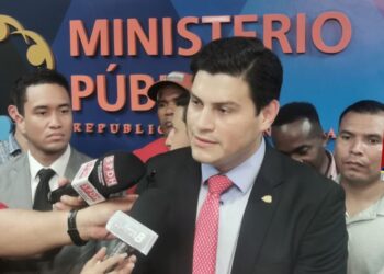 Ministro de finanzas presentó al Ministerio Público una denuncia por irregularidades de 4 fideicomisos